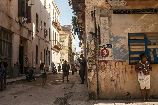 DESC: Various images in and around HAVANA CUBA. USAGE: PRINT MEDIA + WEBSITE for publicity and promotion of Locally Sourced Cuba ONLY.

© 2018 Vincent L Long (PRESS MANDATORY ACCREDITATION MUST READ: © Vincent L Long